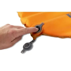 Nemo Flyer Self-Inflating Sleeping Pad (Spring 2022) -Outdoor Camping flyer cross valve open2 rsz 86419.1671145979